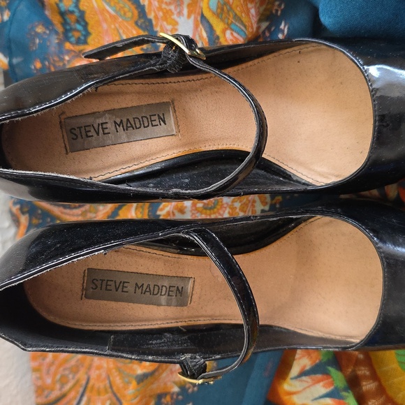 Womens Steve Madden Glossy Black High Heels W Strap Size 8M Leather Upper - Picture 5 of 9